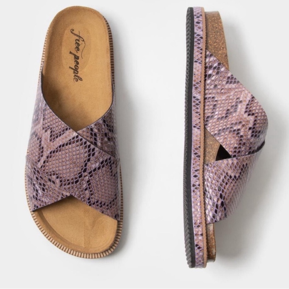 Free People Sidelines